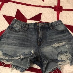 Mid rise denim jean shorts 💙
